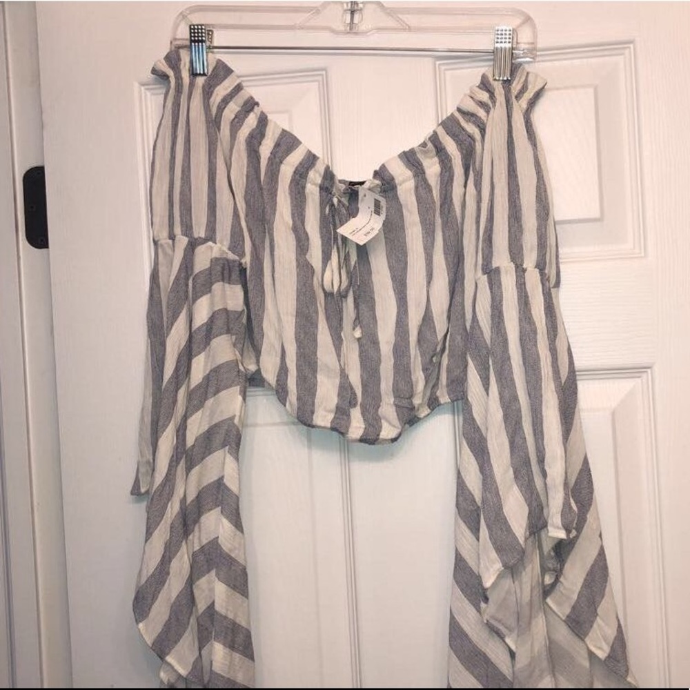 Long sleeve crop top